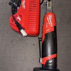 Milwaukee Fuel 3/8” Rachet One Battery And Charger 