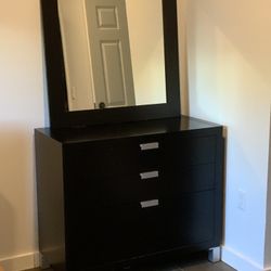 3-drawer Dresser & Mirror 