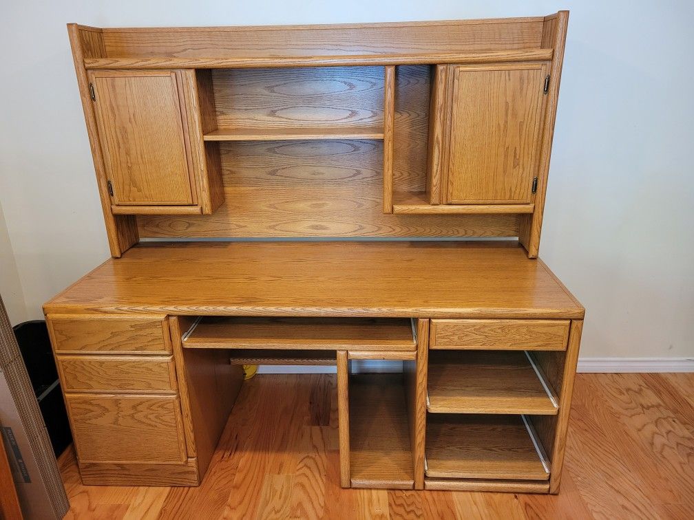 Free Oak Computer Desk
