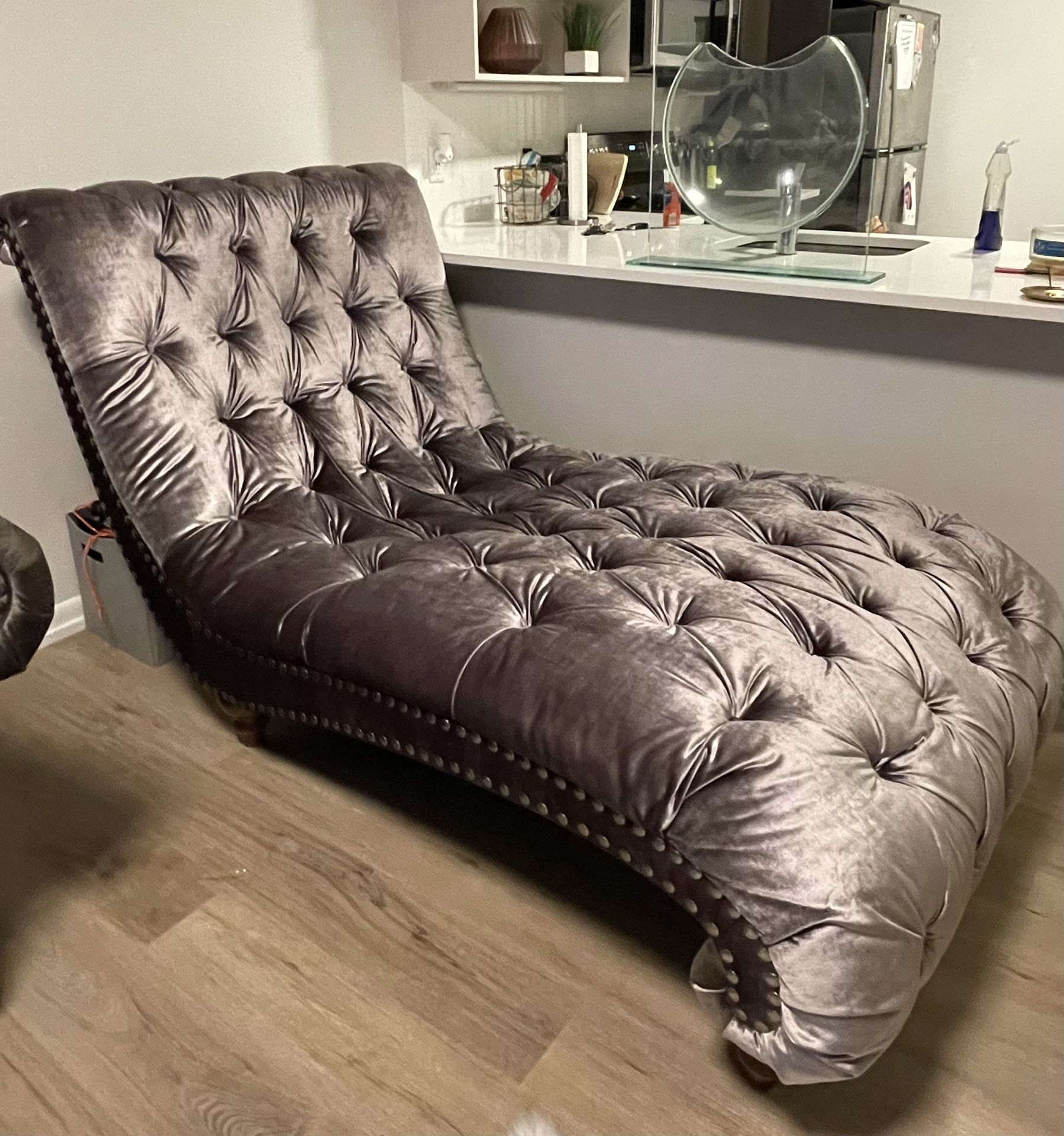 Duchess Chaise | Velvet Gray