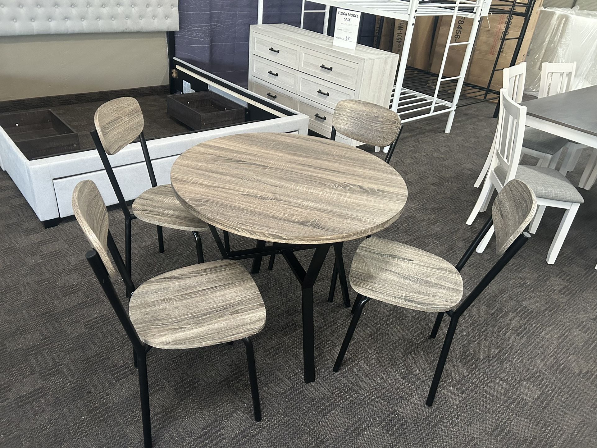 Round Light Oak Table Set 