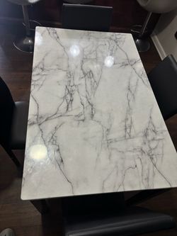 Dinning room table with 4 chairs