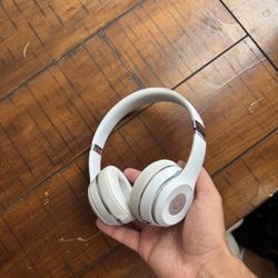 Beats Solo3 Wireless Bluetooth Headphones