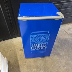 Bud Light Mini Fridge (Doesn't Work)