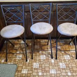 3 COUNTER STOOLS 