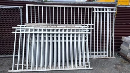 Metal fencing