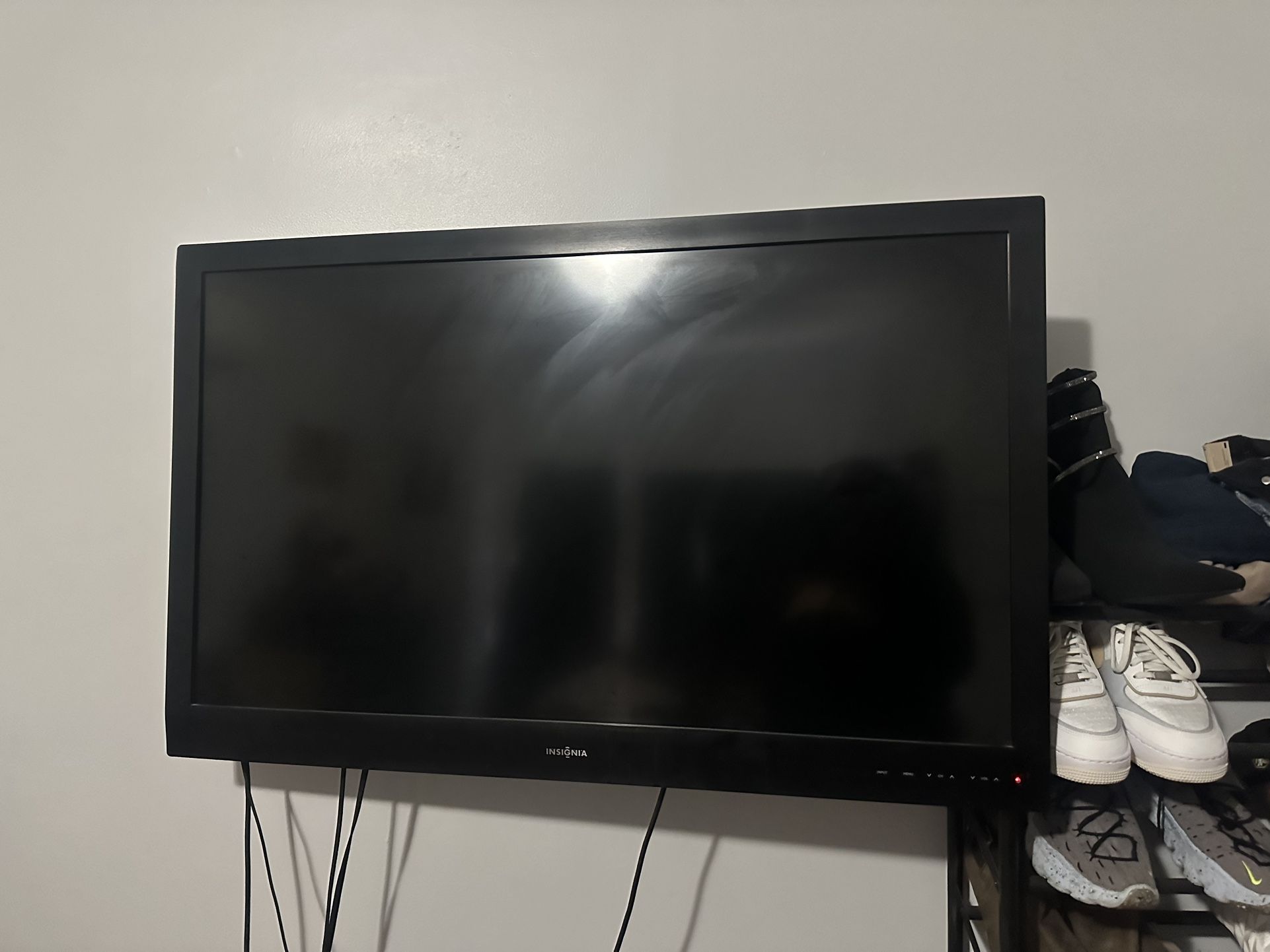 40in TV Insignia