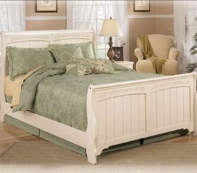 Ashley Furniture "Cottage Retreat" Full Sleigh Bed Frame