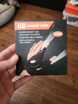 Finger flashlight