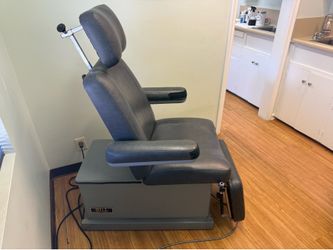 Medical/Podiatry Chairs