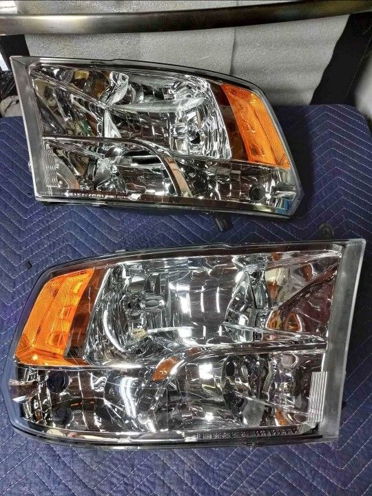 09-18 RAM Headlights Faros Calaveras Micas Luces