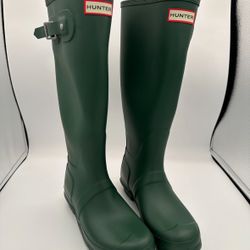 Hunter Rain boots Women’s Size 7 Green New Unused