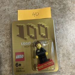 LEGO 100 Store Minifigure