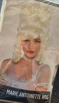 Wig Marie Antoinette or Queen