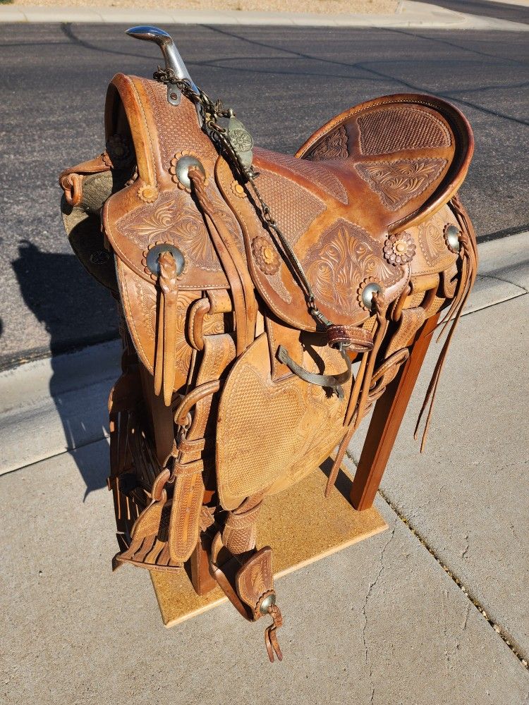 PUGSLEY BRAZILIAN SADDLE with SADDLE STAND