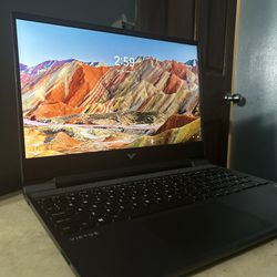 Victus Gaming Laptop And Games