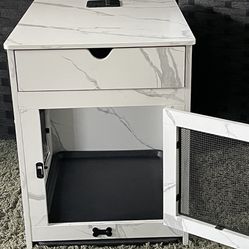 LIKE NEW! WHITE GREY LOOKING MARBLE DOG KENNEL 