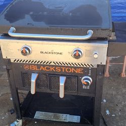 Blackstone Grill  With Air Fryer In Good Conditions 