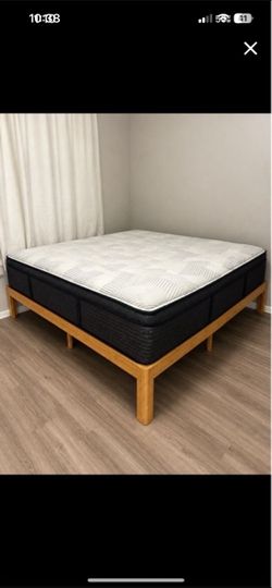 King size bed and mattress pick up Friday