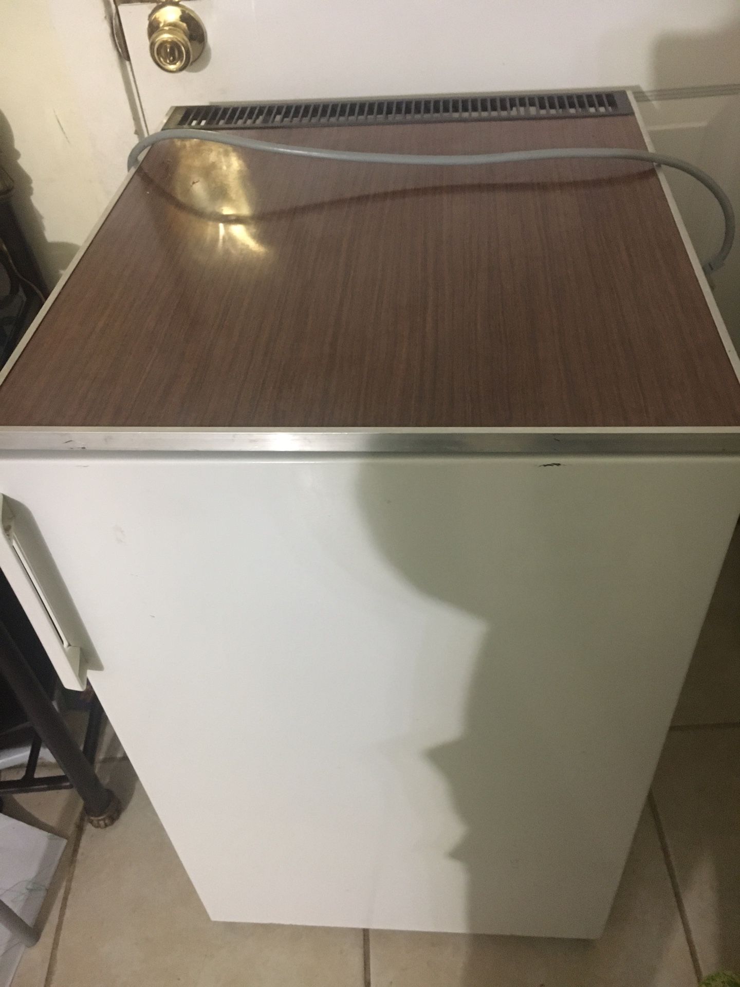 Mini refrigerator