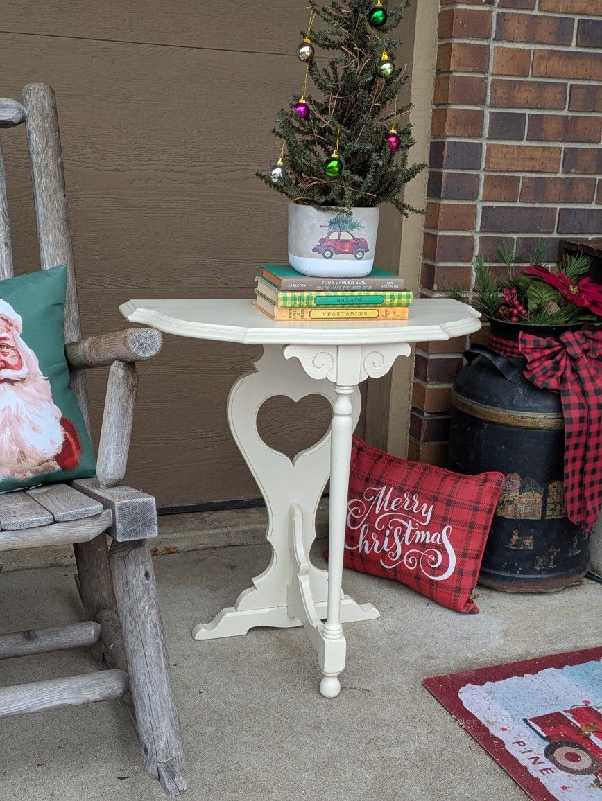 Vintage CottageCore Half Moon Heart Cut Console Accent Table