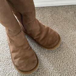 Chestnut brown children’s Ugh Boot