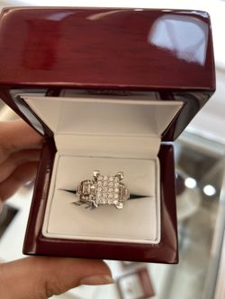 Women’s diamond ring, 7/8 ct real diamonds