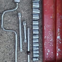 15pc URREA 1/2” Drive SAE 12 Point Shallow Socket Set In Metal Storage Box