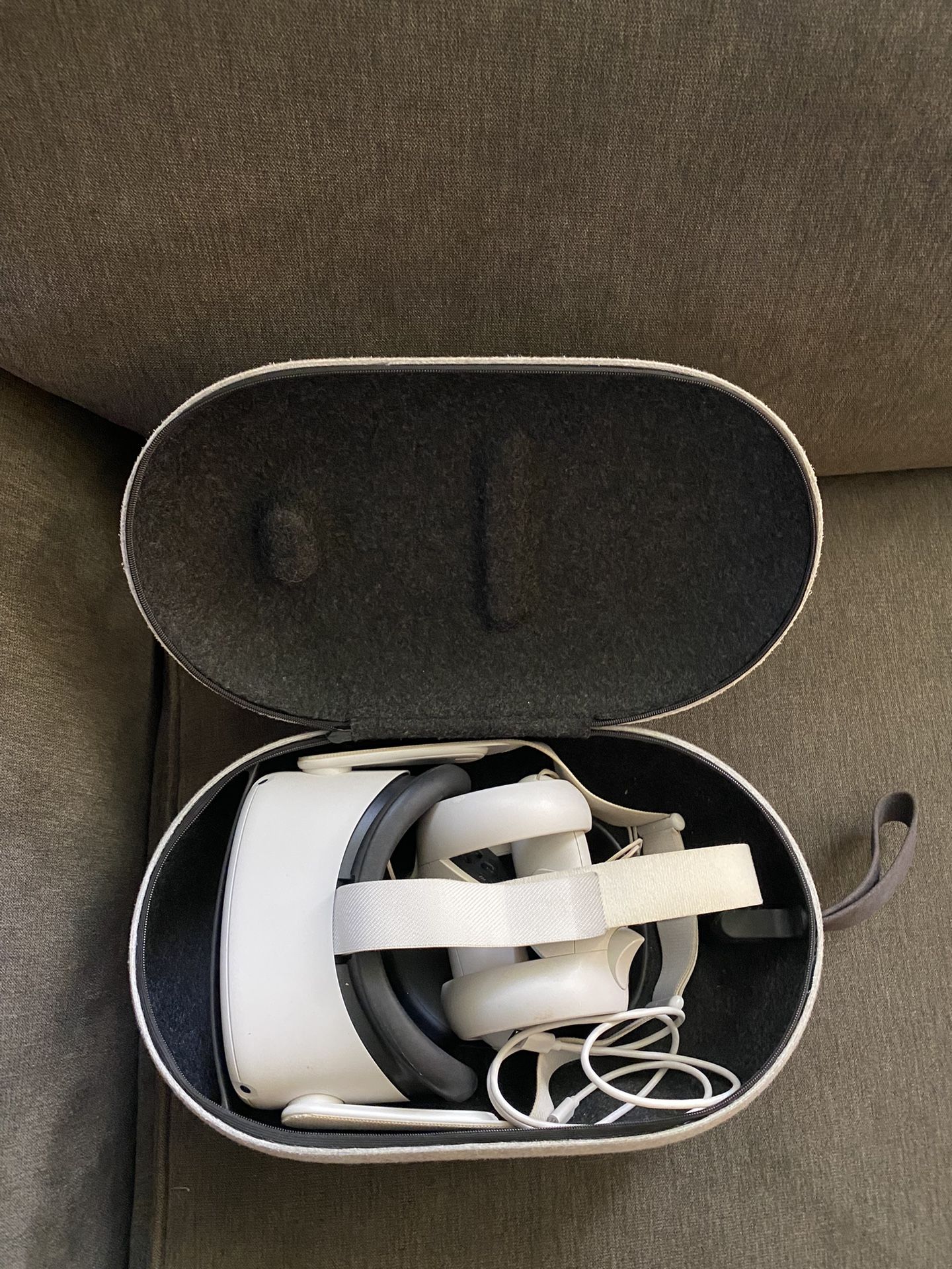 Meta Quest 2 With Games And Carrier Case