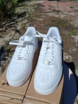 BRAND NEW FORCE 1 '07
Men – White/White size 9