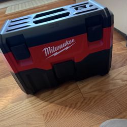 Milwaukee Vacuum 18 