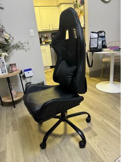 Gamer Chair for sale (Open for Negotiation)