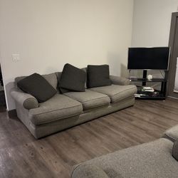 Ashley’s Gray Living Room Set 