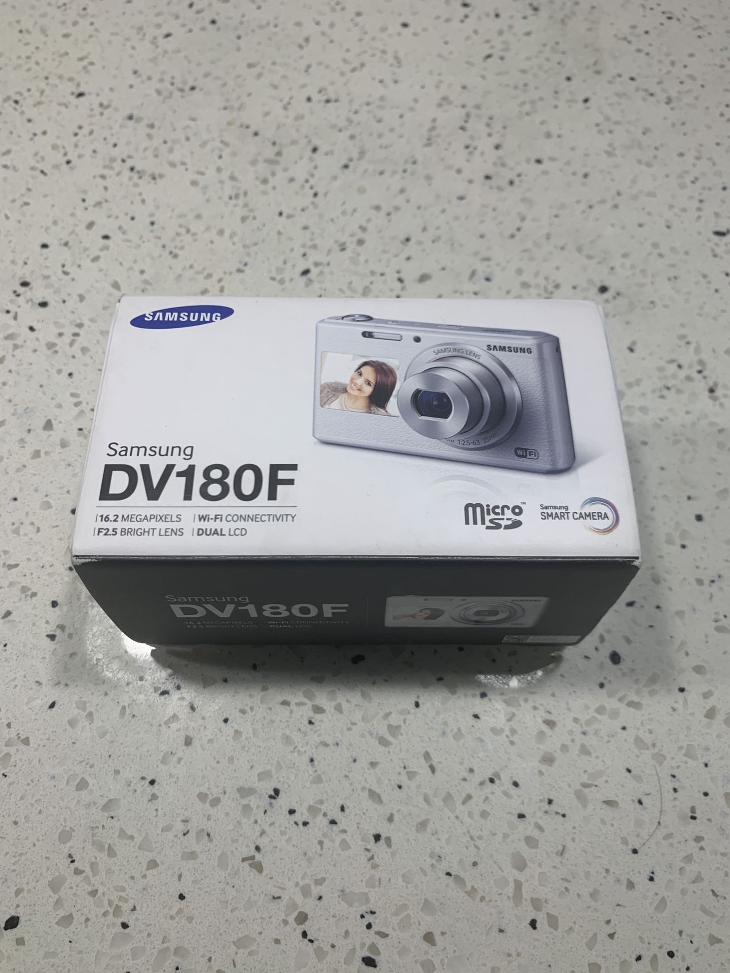 Samsung Smart Camera DV180F