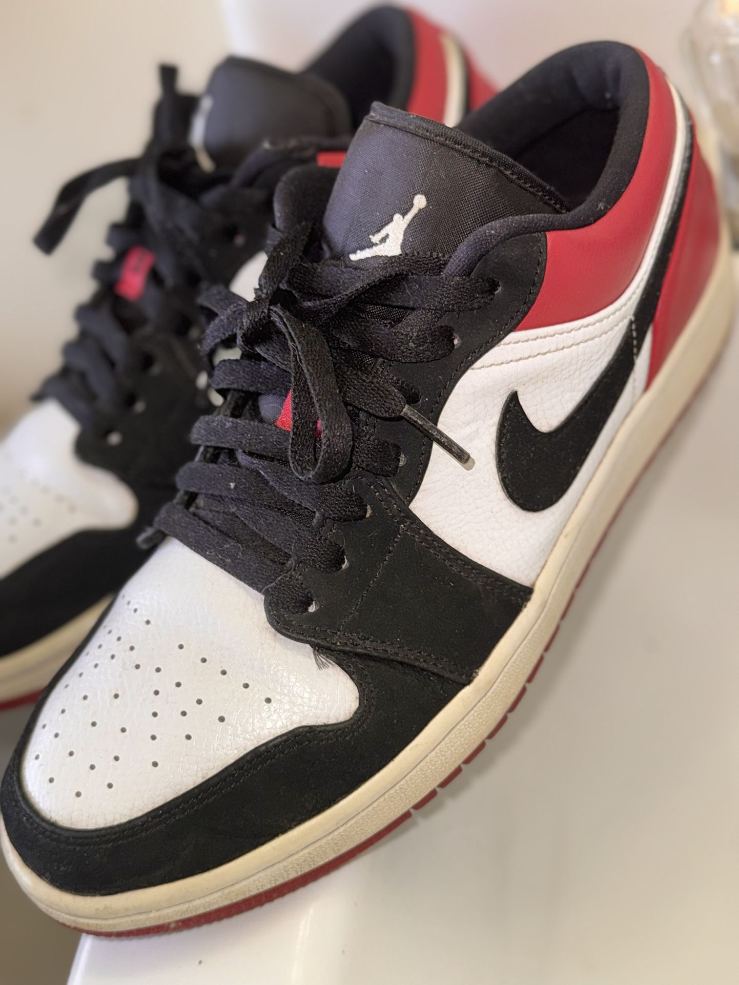 Jordan 1 Black Toe