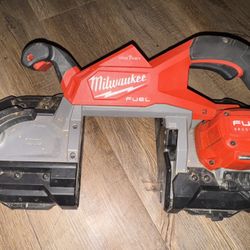  Milwaukee M18 FUEL Cordless Band Saw (Deep-Cut / Compact)