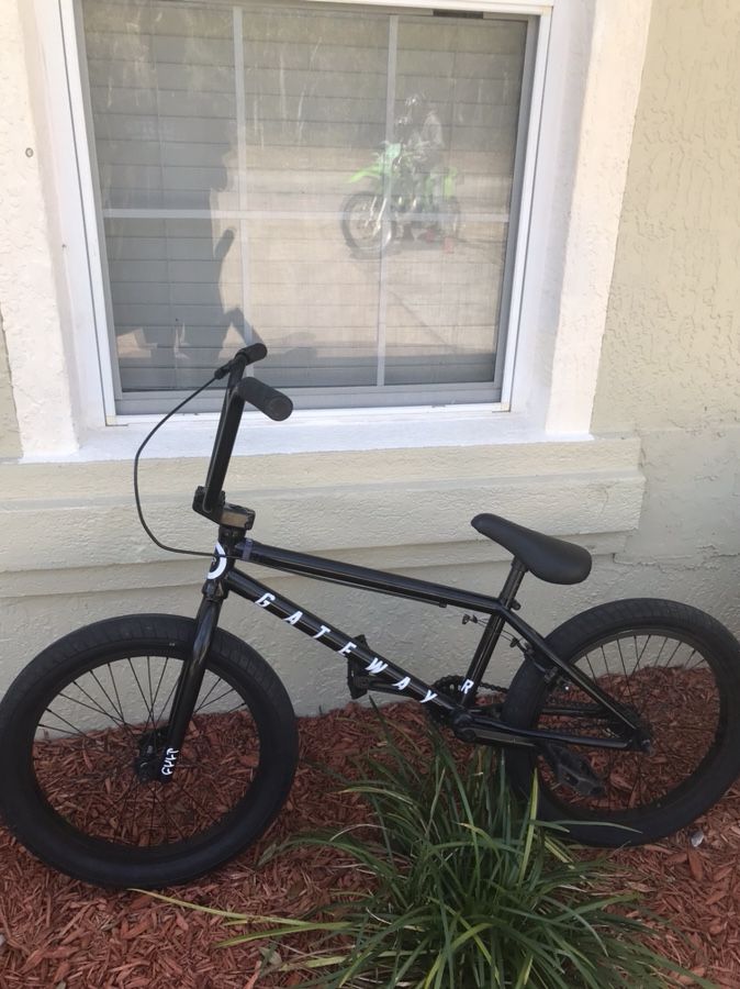 Cult gateway bmx bike for Sale in Ocala, FL - OfferUp