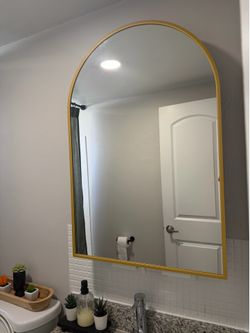 Medicine cabinet / mirror