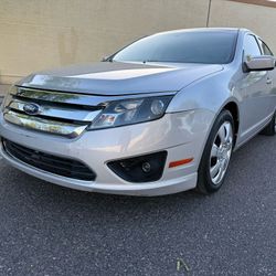 2010 FORD FUSION SE, LOW MILES, TWO OWNERS, CLEAN AUTO-CHECK, COLD AC, NICE CAR 🚘