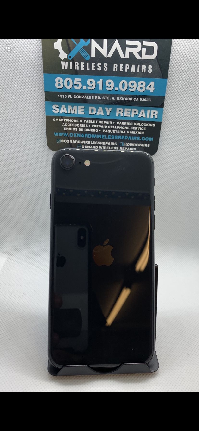 iPhoneSE 2nd Gen 64 GB Unlocked $300