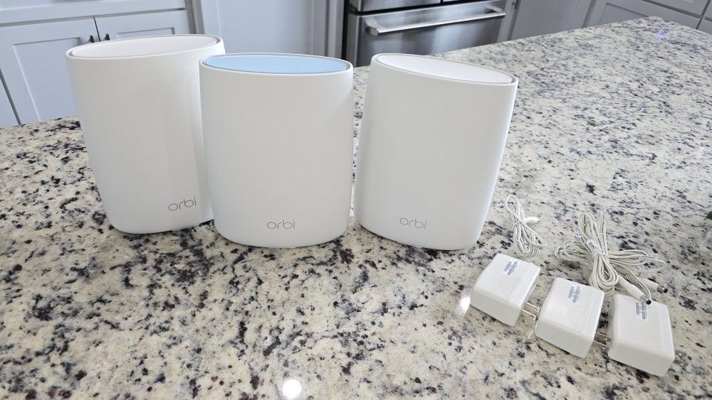 Orbi Rbs50 Wifi Router And Satellites