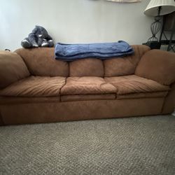 Used Comfy Couch Pull Out Bed