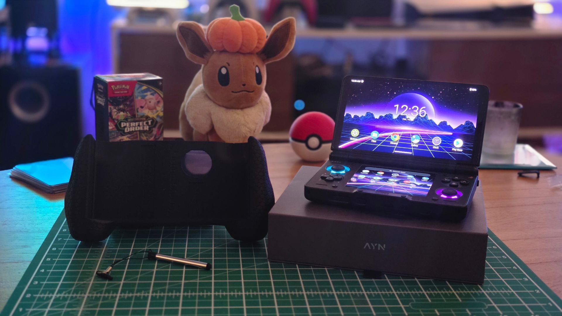 AYN Thor Base + Grip + PlayStation & Mario Skins