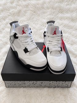 New Air Jordan Retro 4 Size 9.5 Men