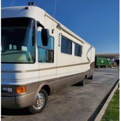 2001 National rv tropical
