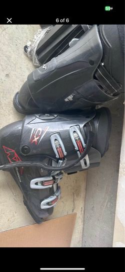 Skii with boots