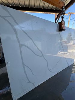 Arizonas Tile Calacatta Divine Quartz Slab