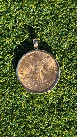 1947 50 Pesos centenario 22k coin pendant