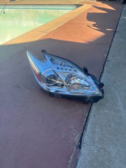 RIGHT PASSENGER SIDE HEADLIGHT 2015 TOYOTA PRIUS 3ER GENERATION 1.8