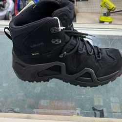 Lowa Gore-Tex Hiking Boots Size 9 